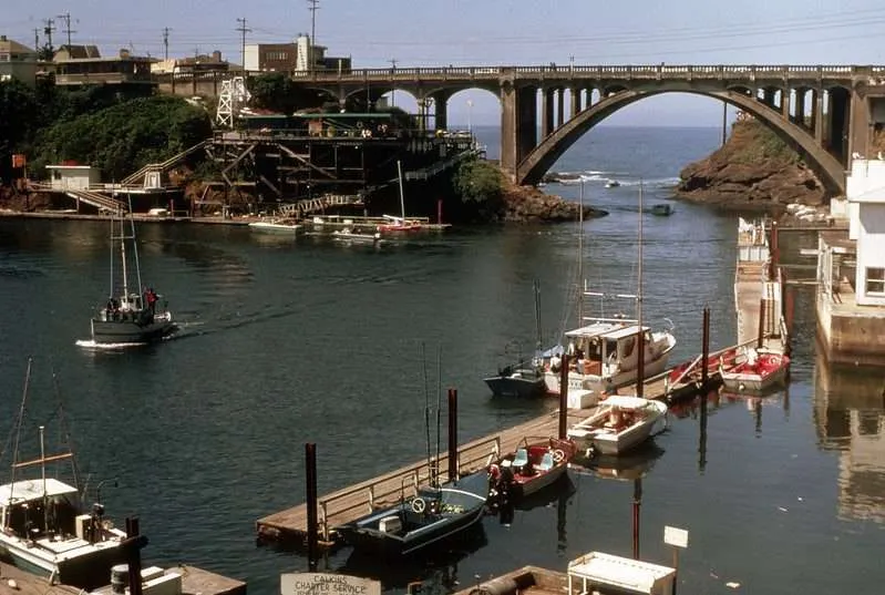Oregon Coast Camping : 10 Amazing Places To Explore 12 Depoe Bay