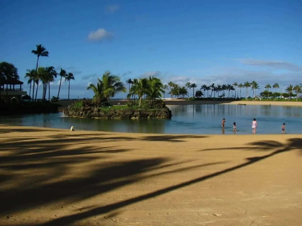 3 Best Things About Hilton Hawaiian Village Waikiki Beach Resort 12 pool, lagoon, beach