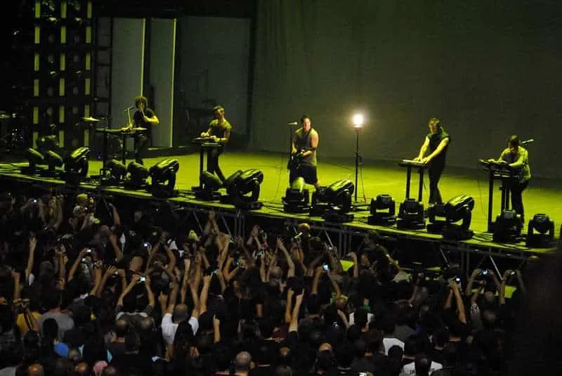 Best 90's Rock Bands You Will Love To Know About 2 rock bands of 90s