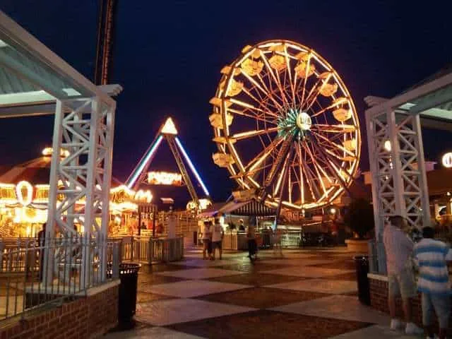 5 Best Date Ideas Houston: Celebrate Your Love 4 kemah board