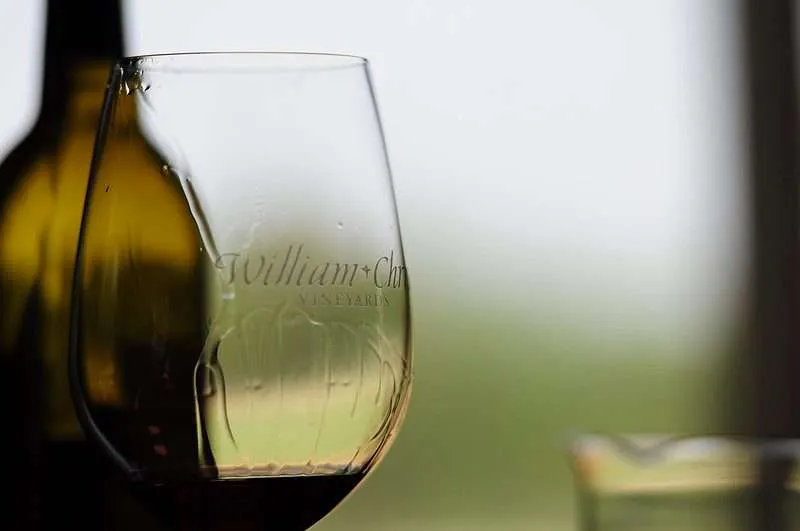 5 Best Date Ideas Houston: Celebrate Your Love 3 wine