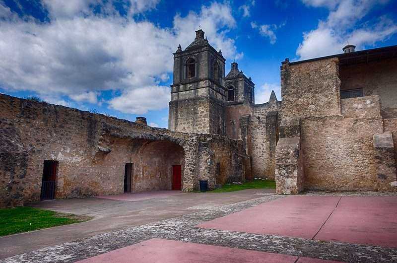 8 Best Things To Do In San Antonio: A Complete Guide 5 25383387376 9f25f0a289 c