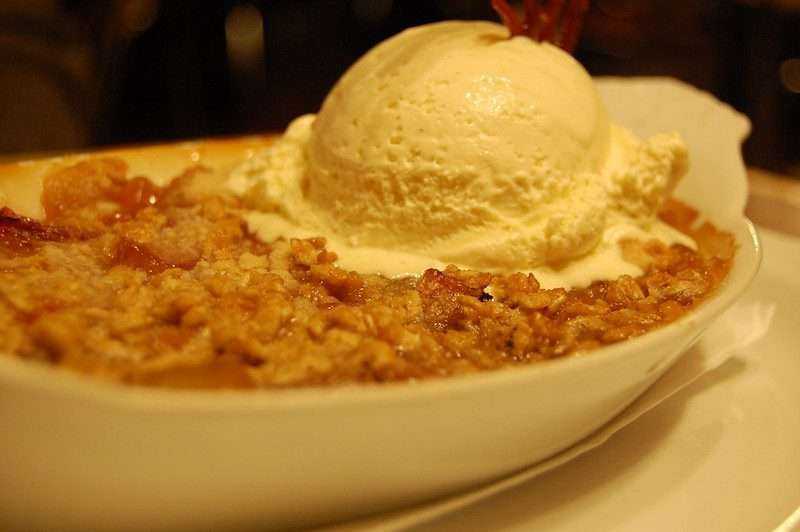 11 Super Fun And Easy Baking Recipes For Beginners. 6 Apple crisp