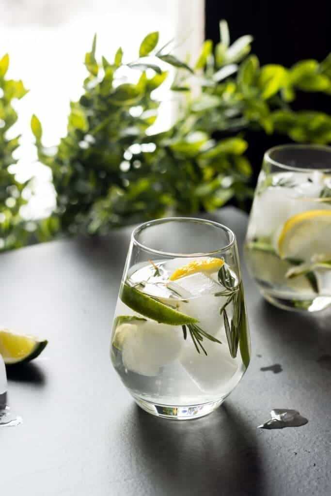 How To Make Mojitos The Most Awesome Way With These 2 Recipes 1 how to make mojitos
