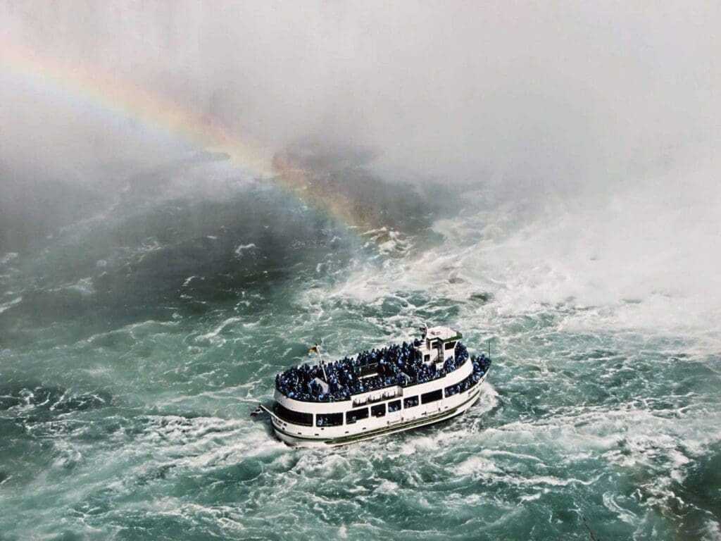 Niagara Falls Canadian View VS. American View: The 2 Best Views 7 26914903023 fefcc1a4f2 k