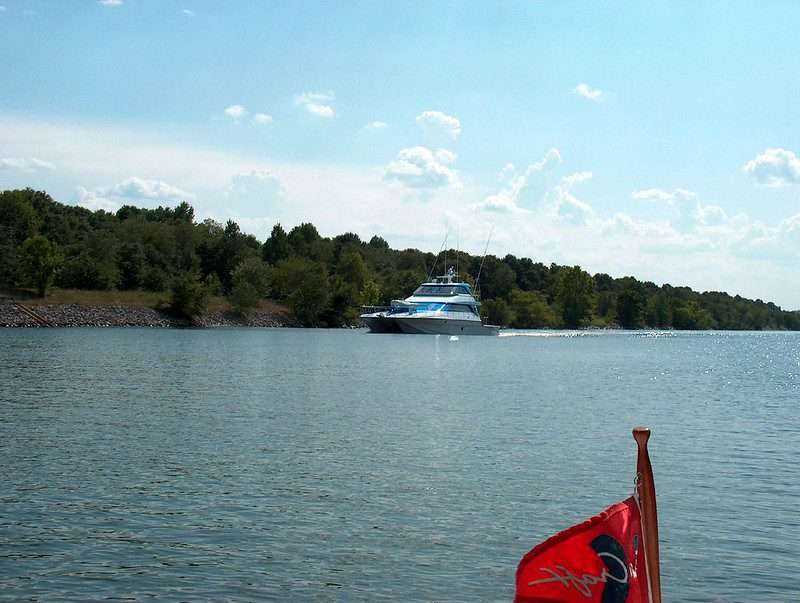 15 Gorgeous Lakes in Tennessee For a Family Picnic! 9 it11 1