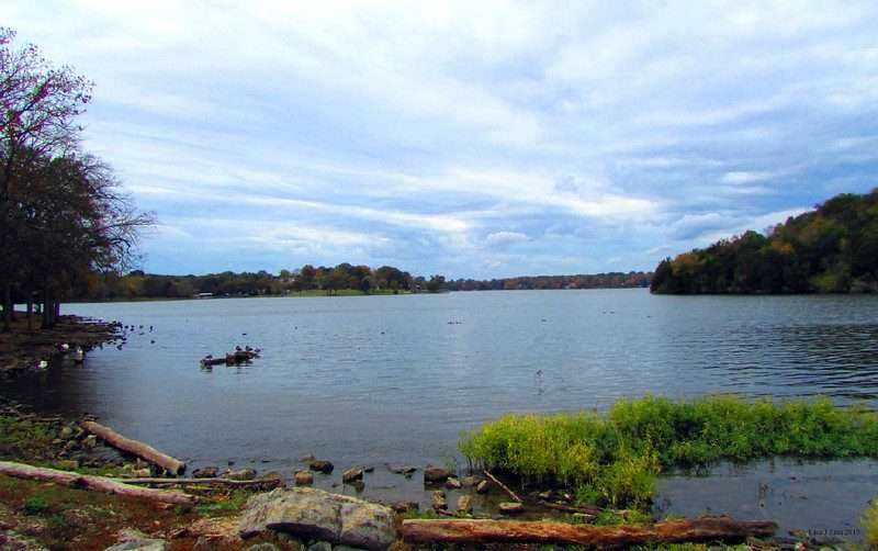 15 Gorgeous Lakes in Tennessee For a Family Picnic! 1 it2 2
