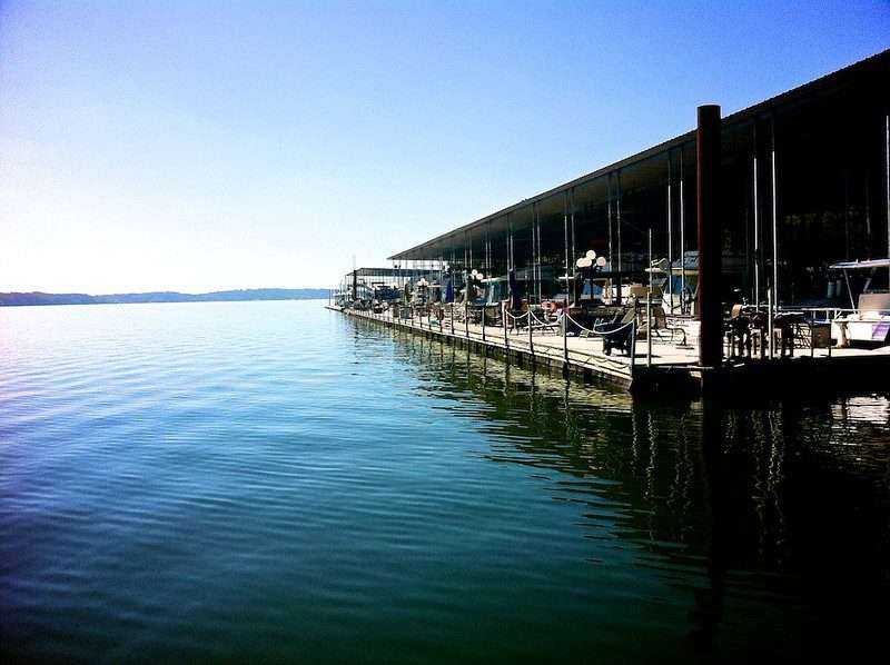 15 Gorgeous Lakes in Tennessee For a Family Picnic! 3 it4 1