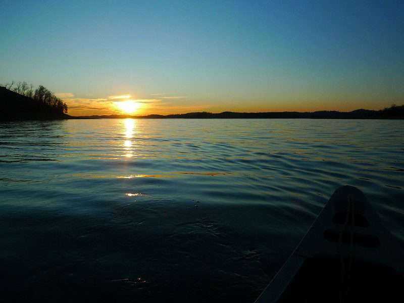 15 Gorgeous Lakes in Tennessee For a Family Picnic! 5 it7 2
