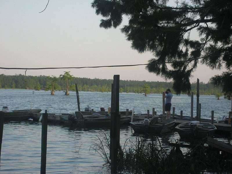 15 Gorgeous Lakes in Tennessee For a Family Picnic! 6 it8 2