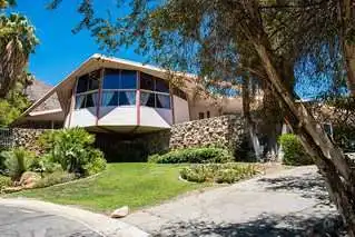 14 Fun Things To Do In Palm Springs 9 Elvis Honeymoon Hideaway
