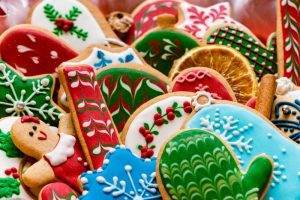 How to decorate gingerbread cookies