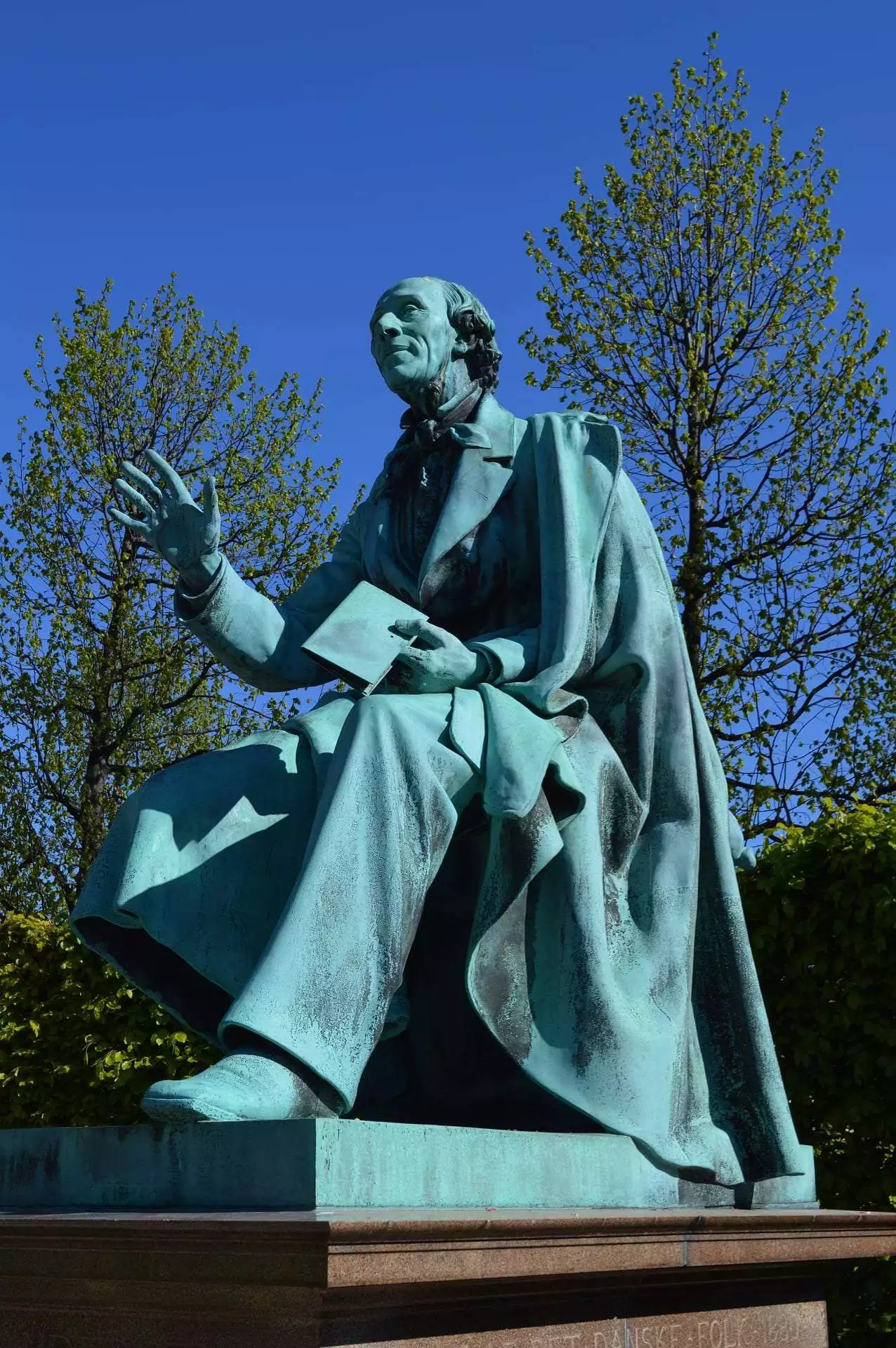 Amazing Hans Christian Andersen's Stories: 12 Fairy Tales