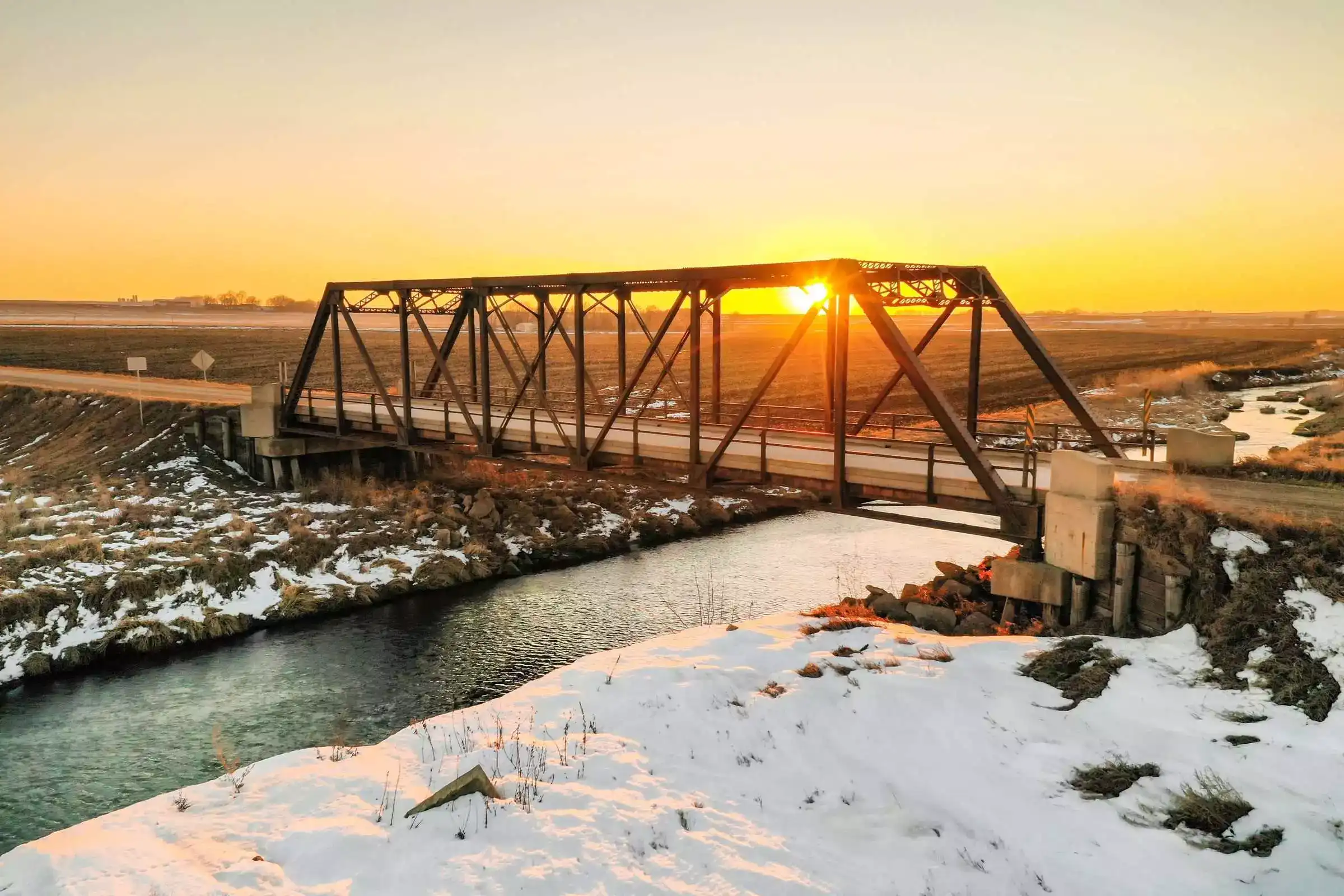 Coldest Place in USA - 15 Spectacular States You Should Visit 20 josh berendes jrWwVGh9nzI unsplash